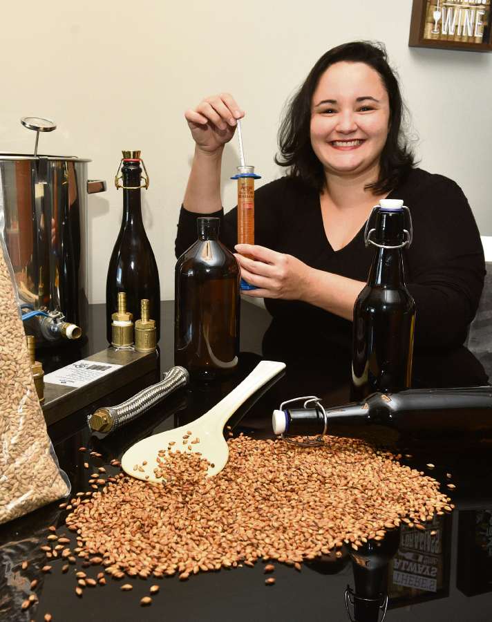 Luciana Zamprogne deixou a profissão de pesquisadora para se dedicar à produção de cerveja 