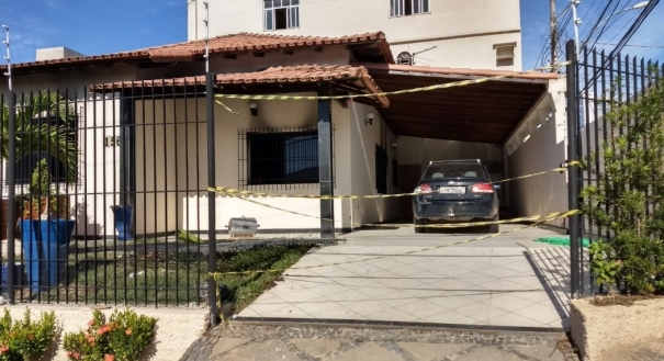 Incêndio em quarto em residência, em Linhares, deixou irmãos mortos