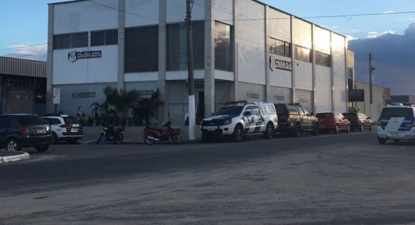 Delegacia Regional de Linhares, onde acusados de estupro ficaram presos