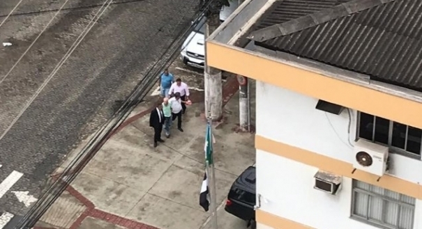 O atirador foi preso por volta das 18h15 desta quarta-feira (26) e presta esclarecimentos na DHPP de Vitória
